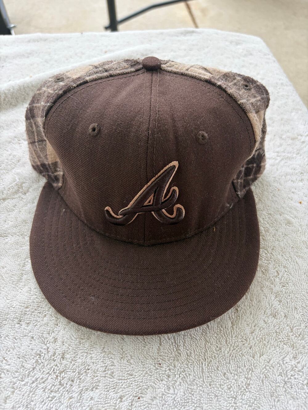 Atlanta Braves fitted hat- size 7 1/2- preowned- New Era- 60% wool